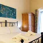Casa Fiore Del Borgo Guest house 3*